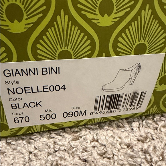 Giani Bini Noelle Black Heeled Ankle Boots 5.5 in - Picture 8 of 8